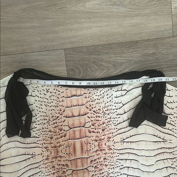 NWOT SHEIN Cream & Brown Tie-Shoulder Animal Printed Blouse Size S - Picture 4 of 8